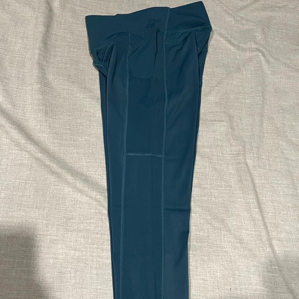 Navy 1st Phorm Leggings with Pockets. In great condition